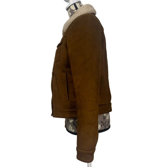 LEVIS Strauss Womens Classic Sherpa Lined Trucker Jacket Size Small NWT $148 - Picture 4 of 10